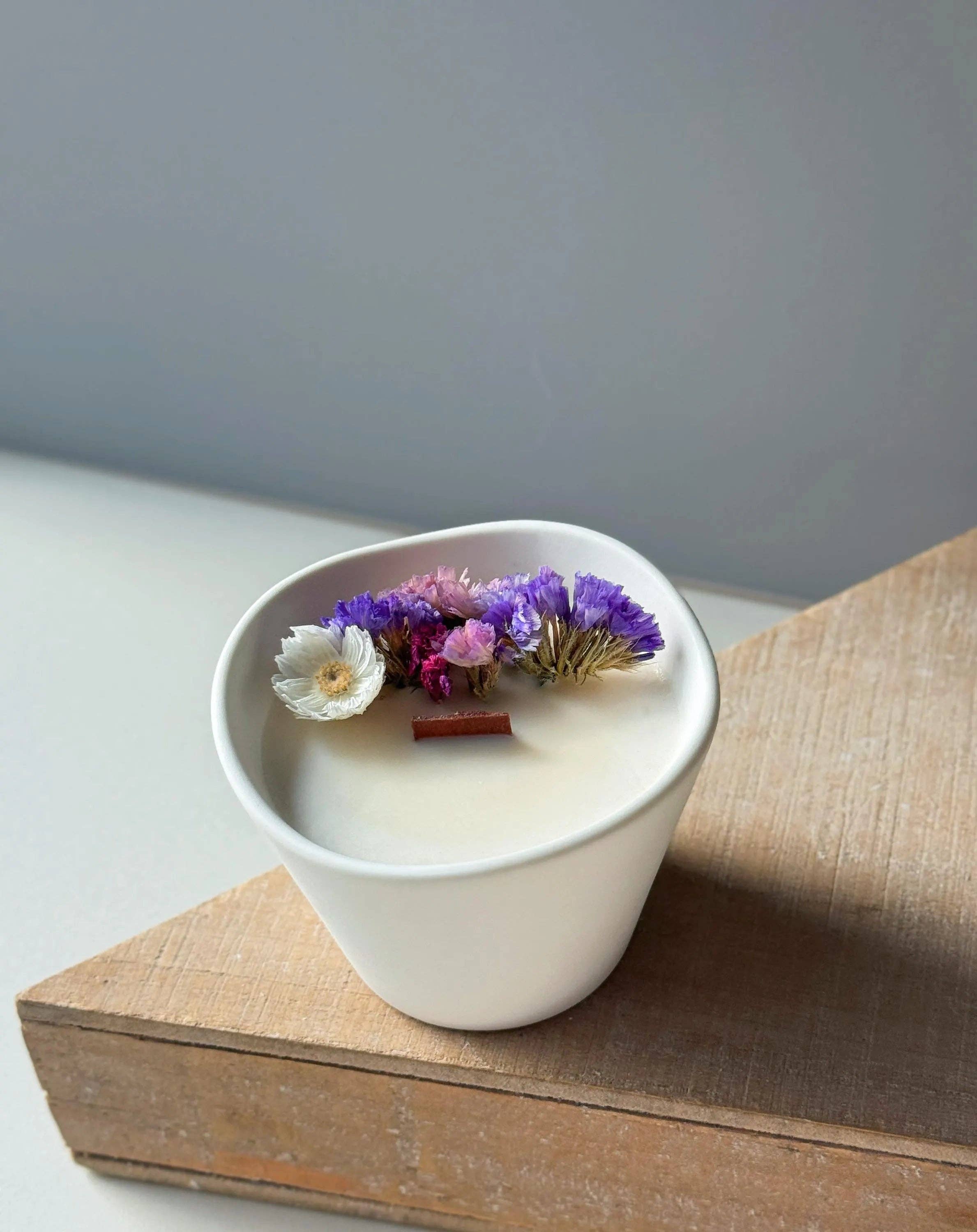 Dry Flower Decorated Soy Wax Candle - Thumbnail 2