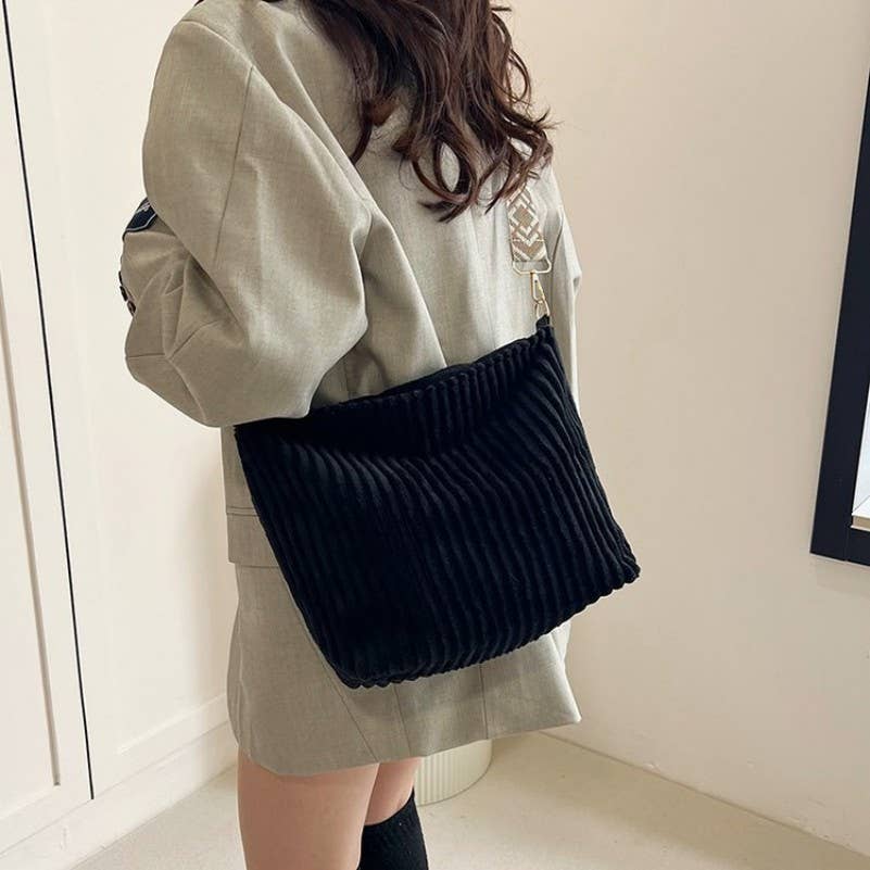 JOSSLYN de wall to wall - Bolso de mano de pana con correa de guitarra AZTEC | 40P584