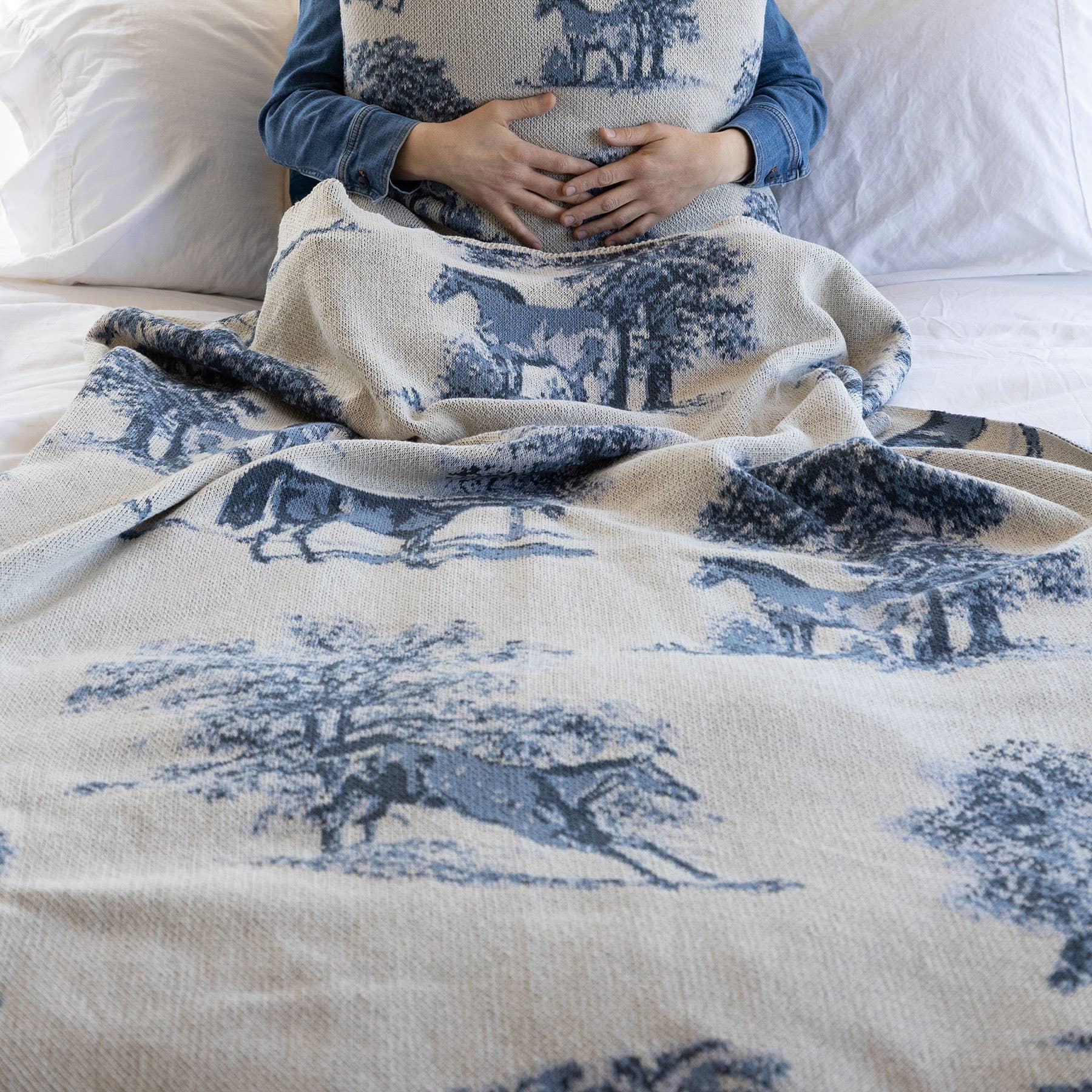 Equestrian Toile Throw Blanket - Thumbnail 3