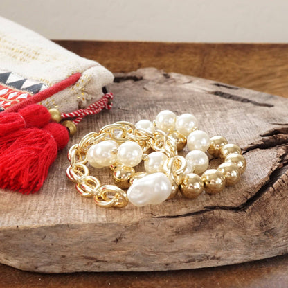 Conjunto de pulsera de cadena gruesa y cuentas grandes perladas y doradas