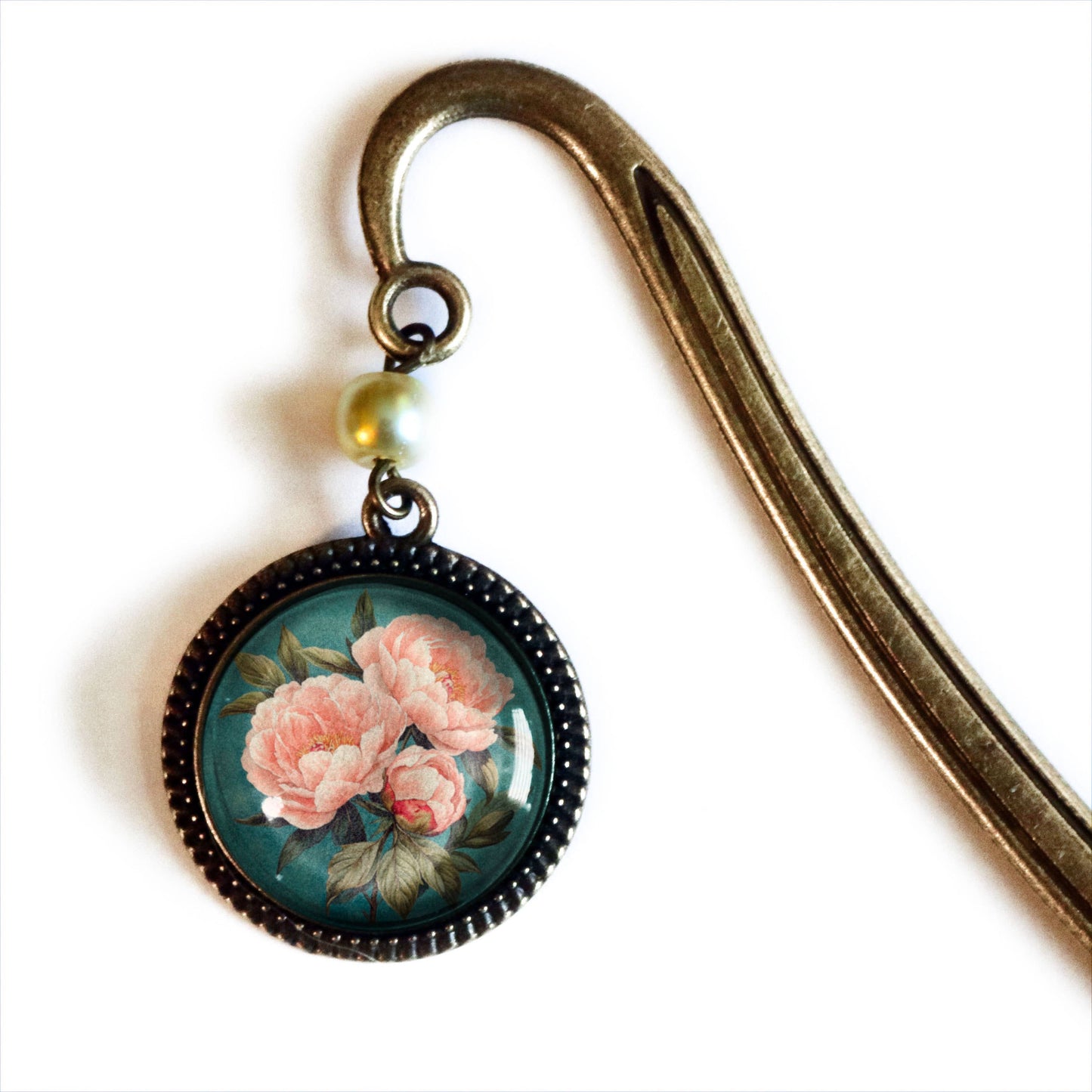 Marcador de peonía rosa de bronce y cabujón de vidrio con perla