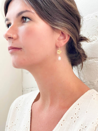 Flower and pearl dangle earrings