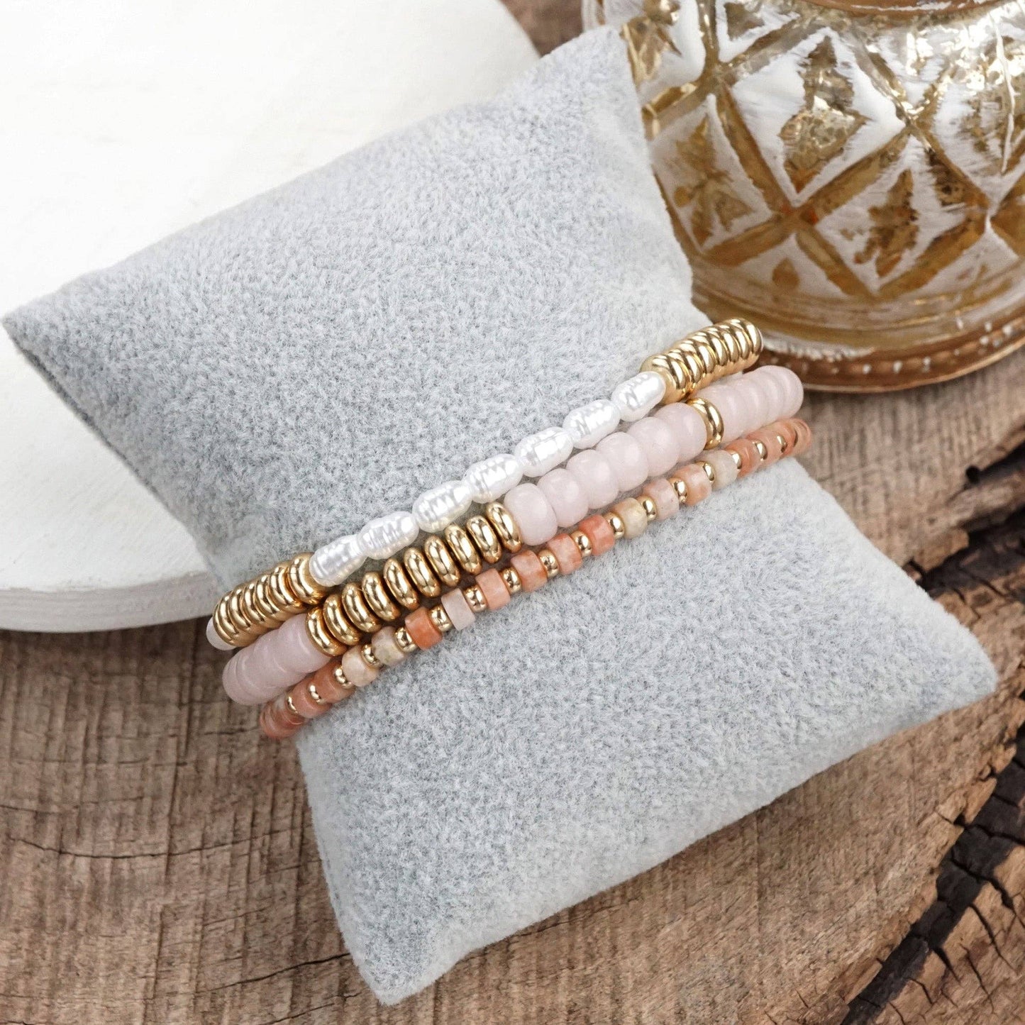 Trío de pulseras clásicas de cuentas: piedra natural, perlas y cristal