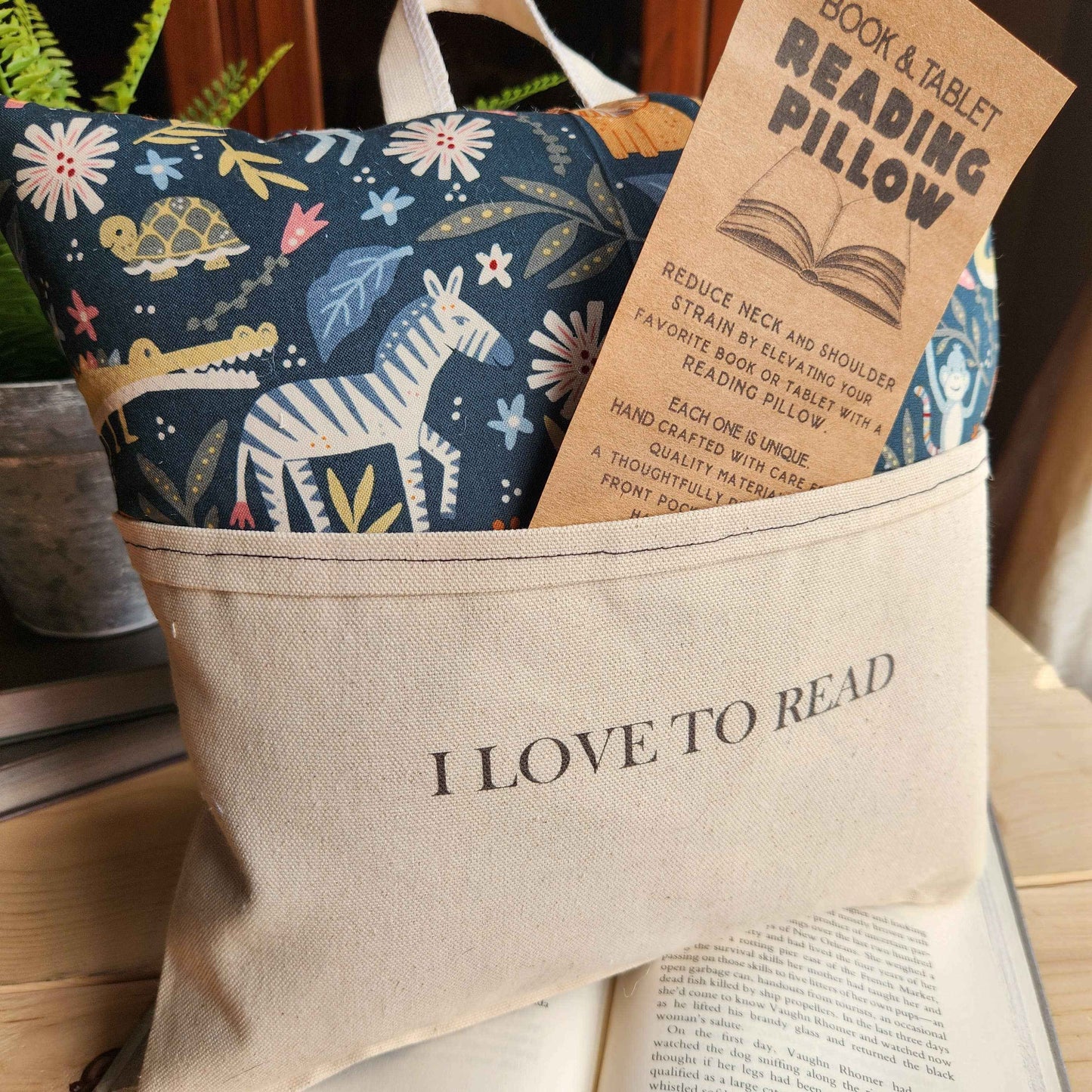 I Love to Read, Reading Pillow, animals