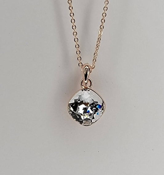 COLLAR CON DIJE DE CRISTAL SWAROVSKI