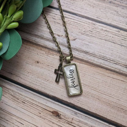 Ivy Barn Designs - Collar intrépido: joyería inspiradora