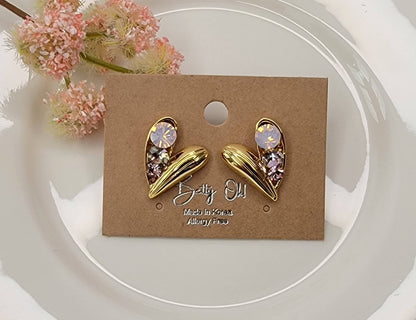 MULTI COLOR STONE HEART SHAPE POST EARRINGS.