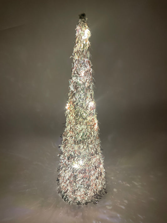 Árbol de Navidad de oropel blanco y plateado con luces LED de 20"