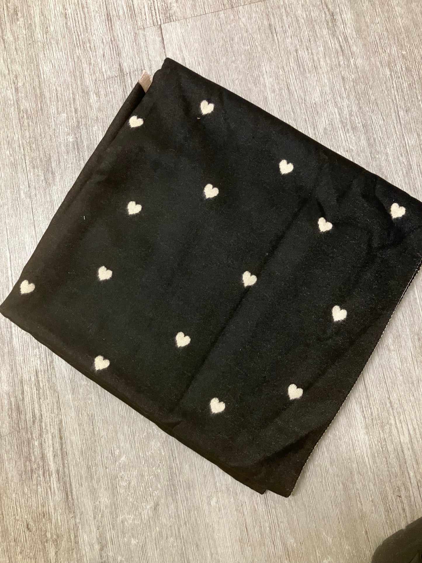 Wrap-small heart-Black