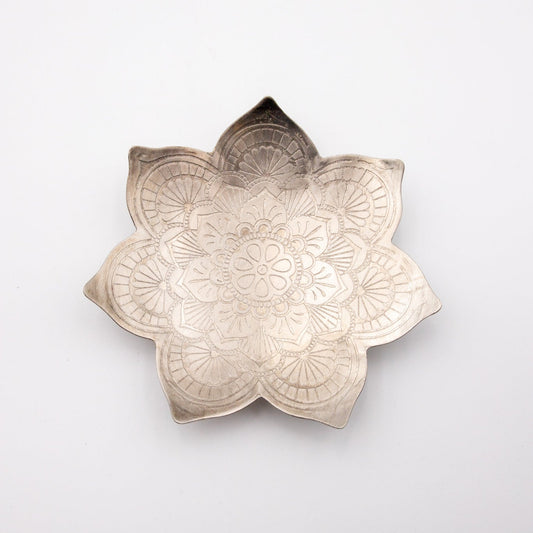 Iron Flower Candle Plate with Etching