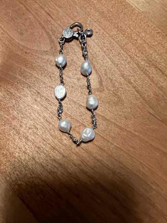 V Pearl Bracelet
