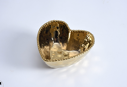 Cuenco de corazón dorado