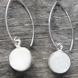 Pendientes marquesa de drusa con bisel plateado - Blanco arcoíris