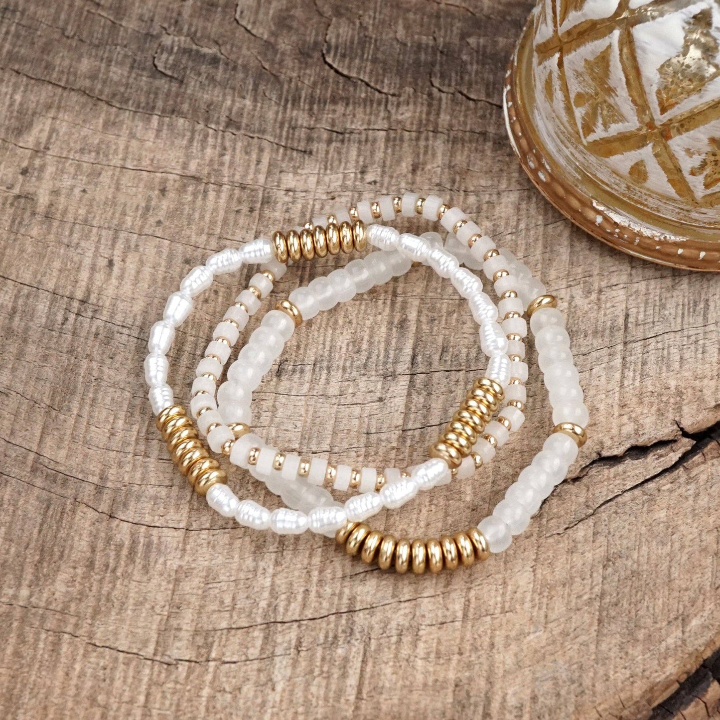 Trío de pulseras clásicas de cuentas: piedra natural, perlas y cristal