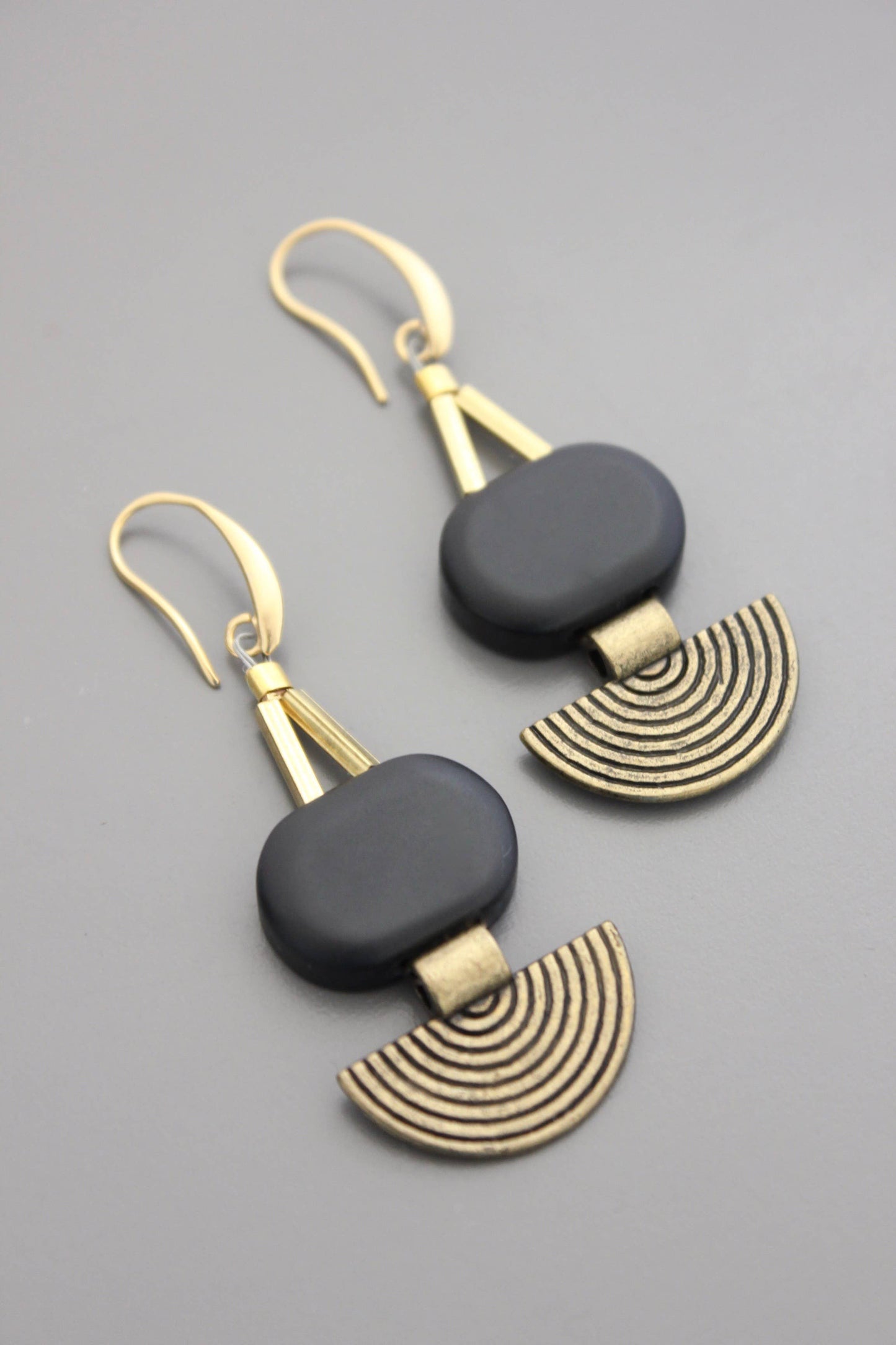 Black agate geometric earrings