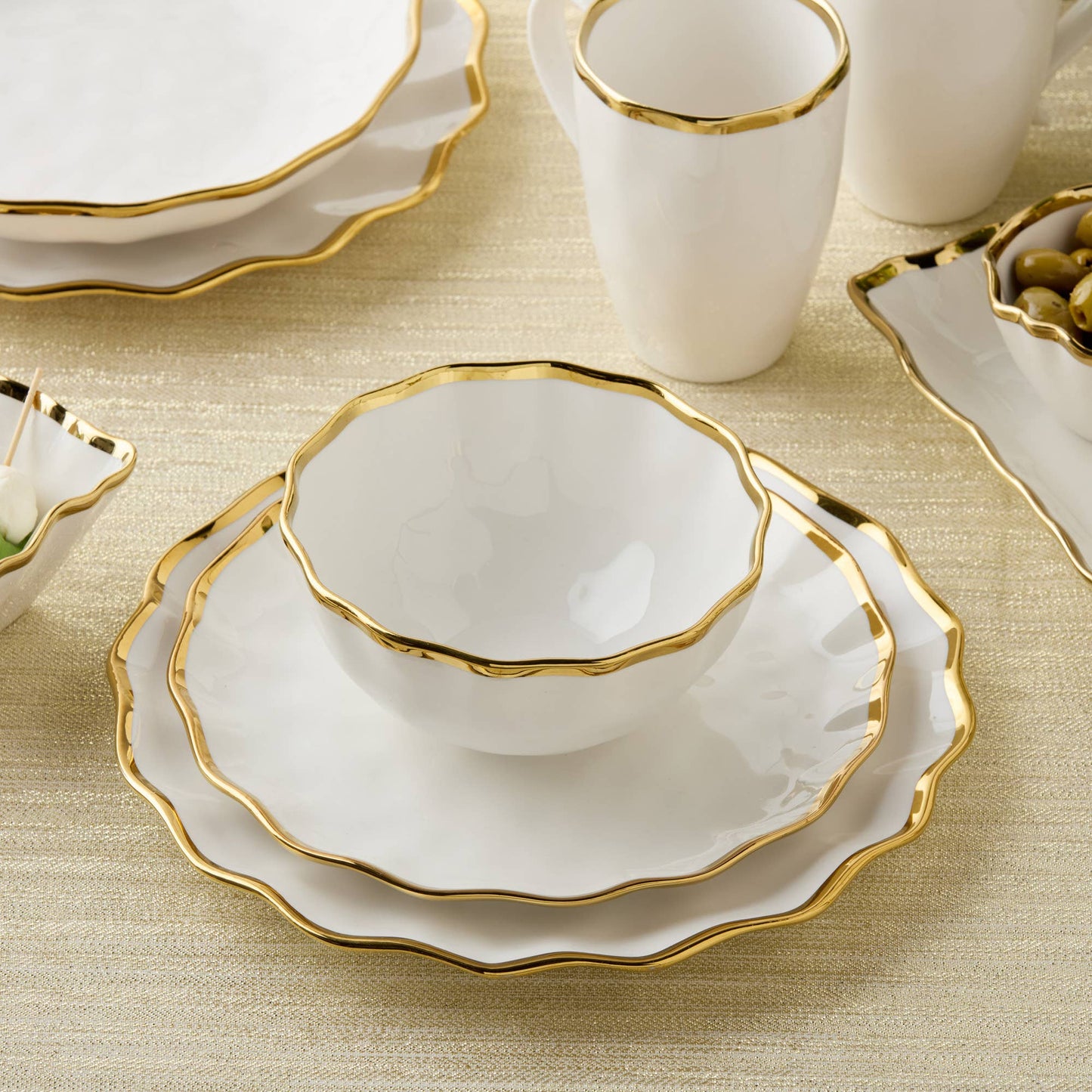 Plato llano Regency Gold de 11 pulgadas