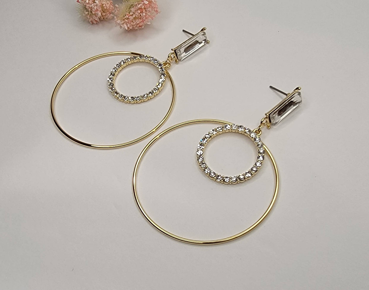 DOUBLE ROUND DANGLE EARRINGS.