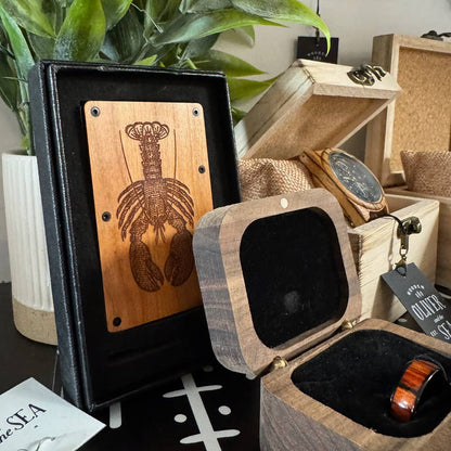 Oliver y el Mar - Cartera Minimalista con Grabado en Madera RFID, Delgada, de Madera, Vida Marina
