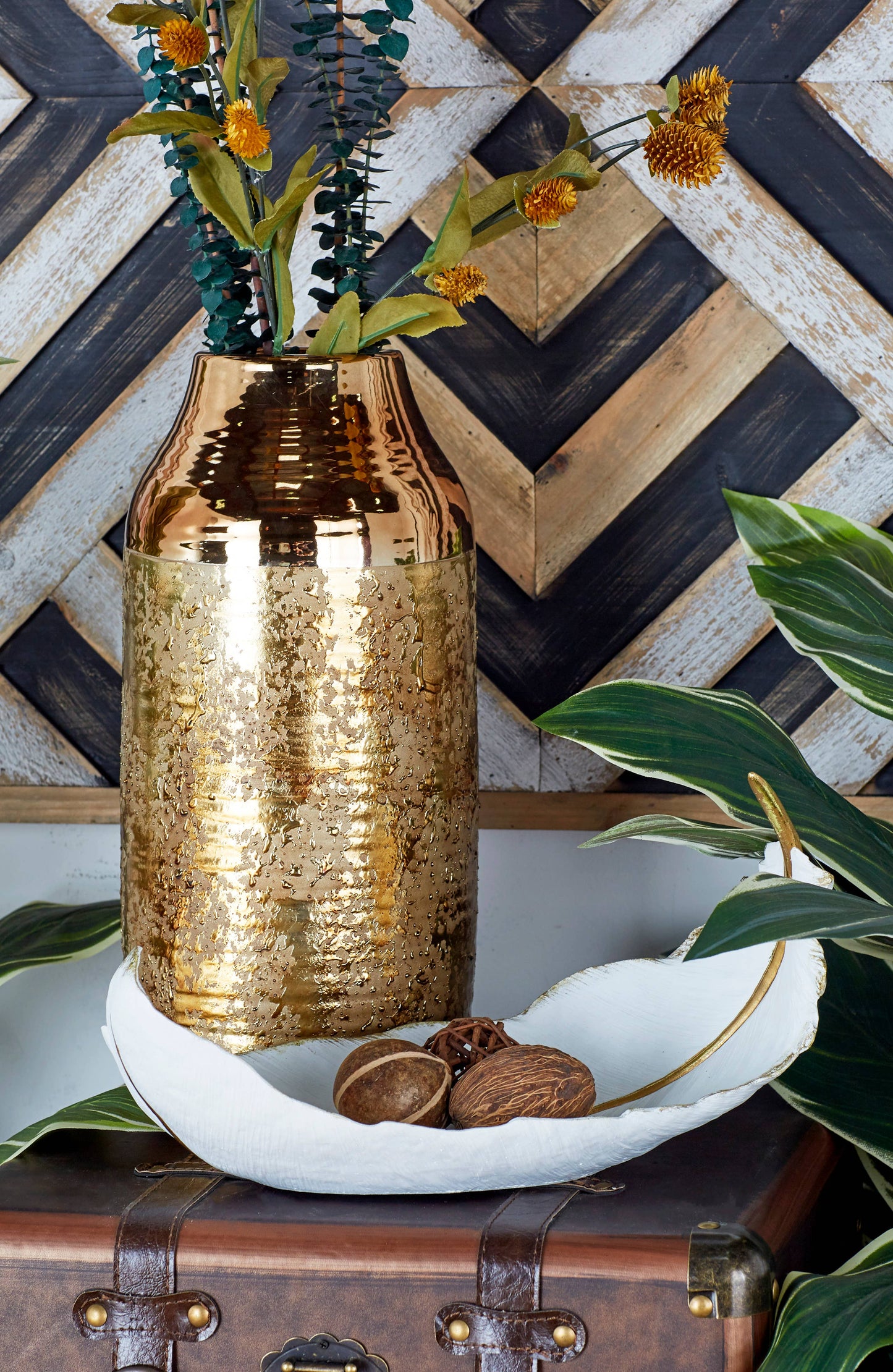 UMA Home Decor - Glam or Traditional Decorative Bowl - White, Gold