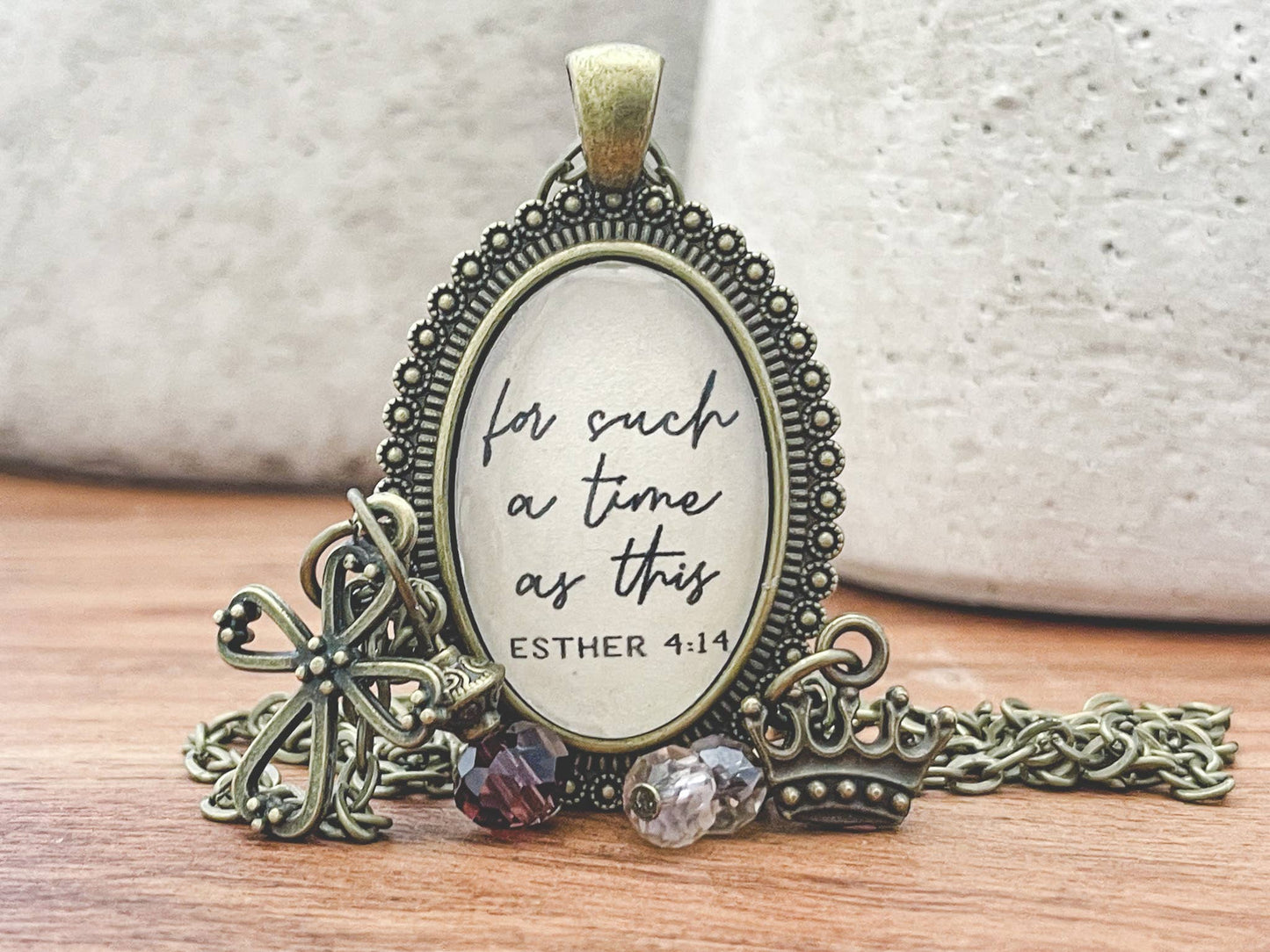 Ivy Barn Designs - Para un momento como este, joyas con cita bíblica de Ester 4:14