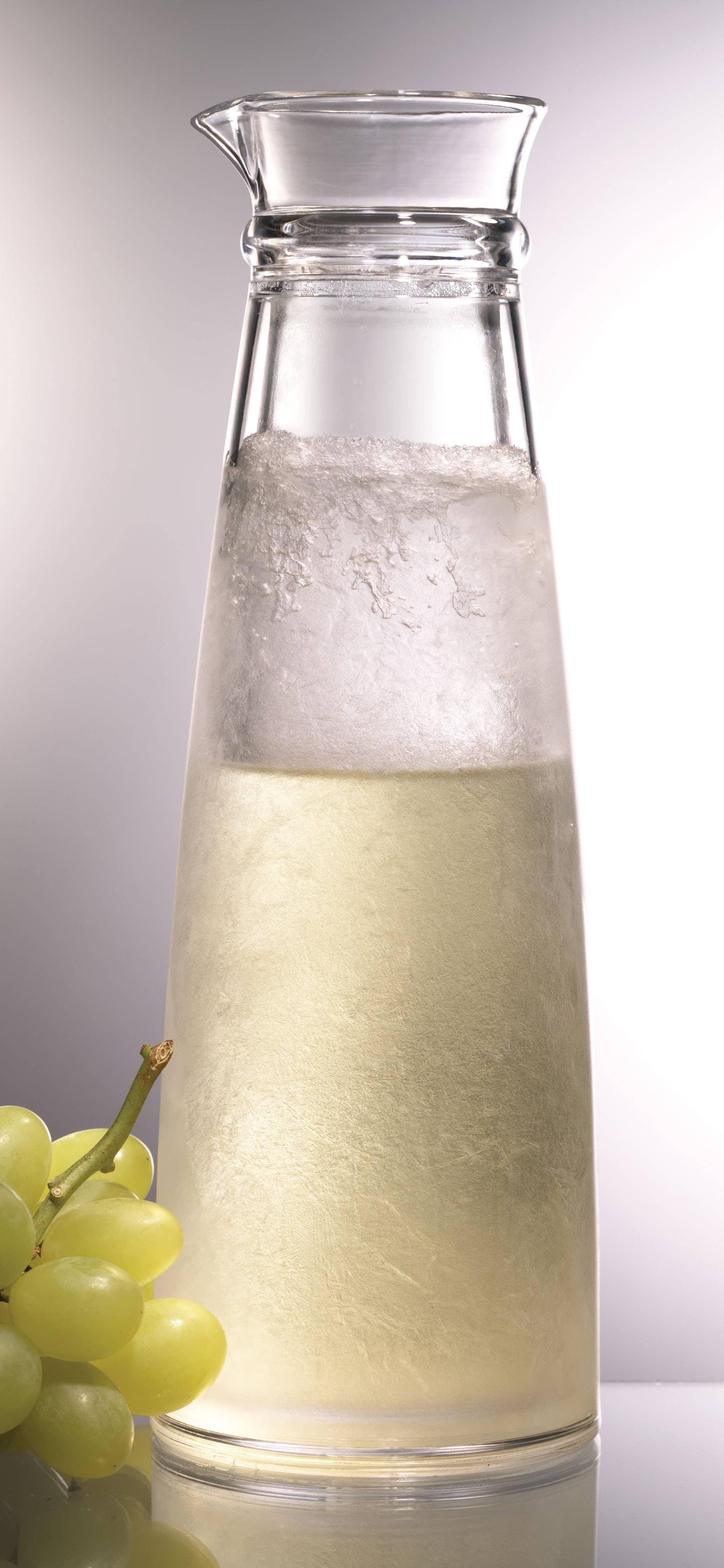 Iced Carafe with Removable Ice Core - Thumbnail 2