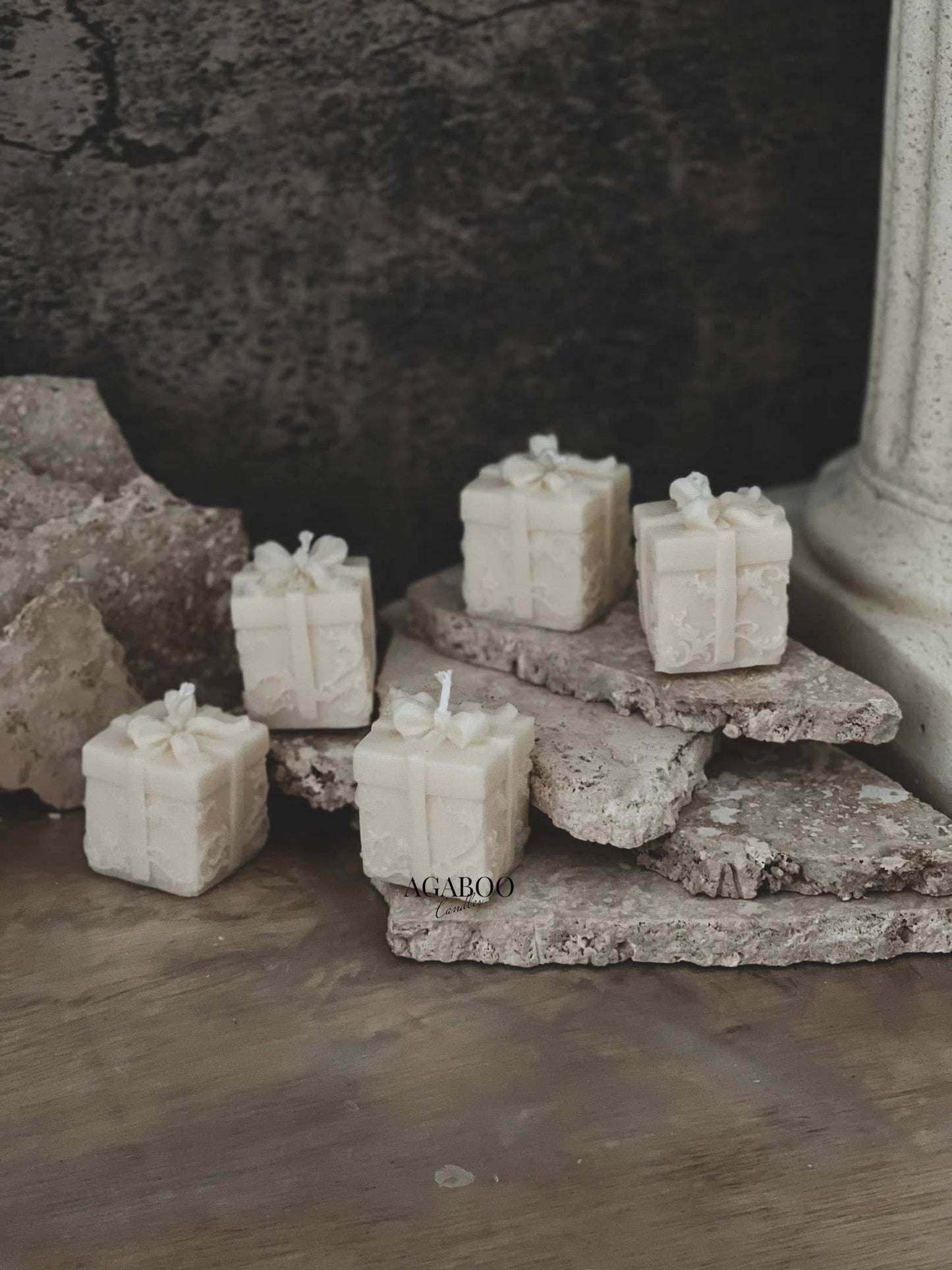 Tiny Gifts Candle 2x1.5in - Christmas