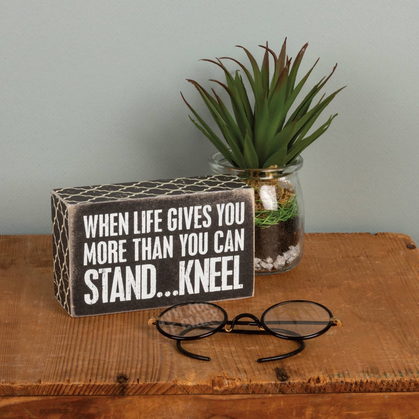 Kneel Box Sign