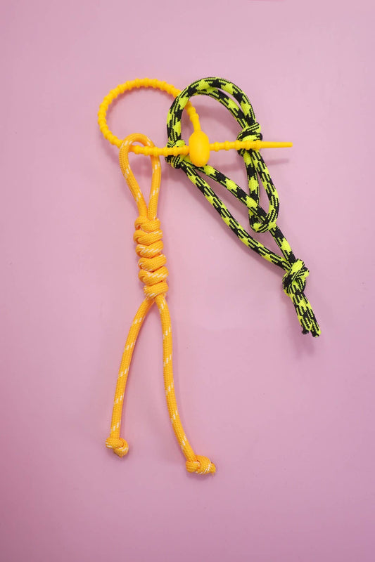 LLAVERO CON DIJE PARA BOLSA DE GOLF CON CABLE DE CUERDA Y CÁMARA