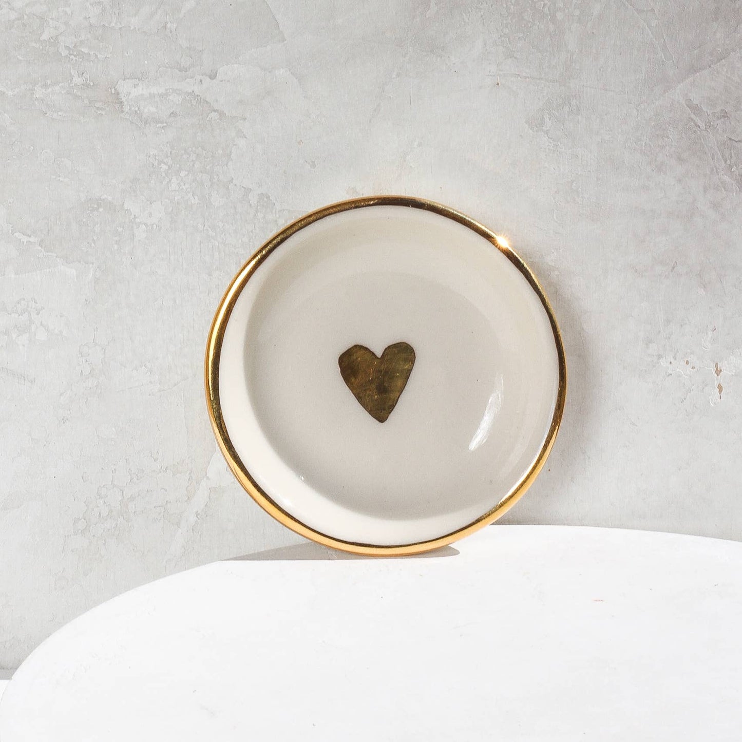 Cerámica Apricity - Plato con forma de corazón | Cerámica hecha a mano con oro