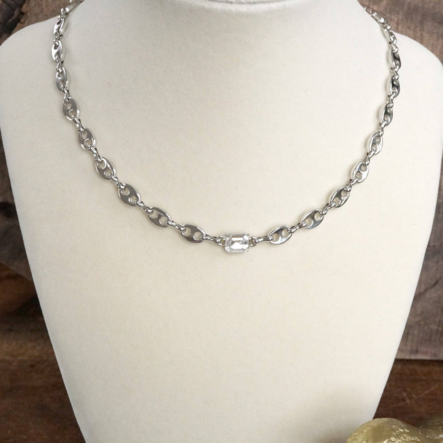 PennyLine inc - Short Anchor Chain Necklace with Emerald-Cut Crystal – Gold or Silver