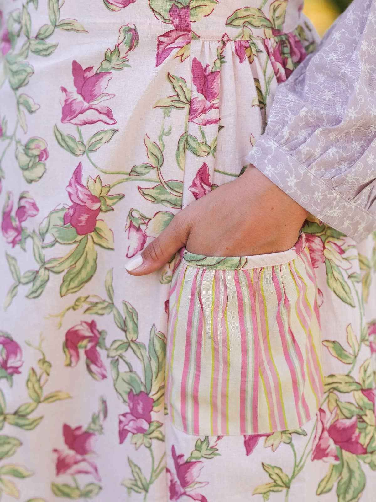 Sweet Pea Ruffle Farmhouse Apron - Rose: Regular