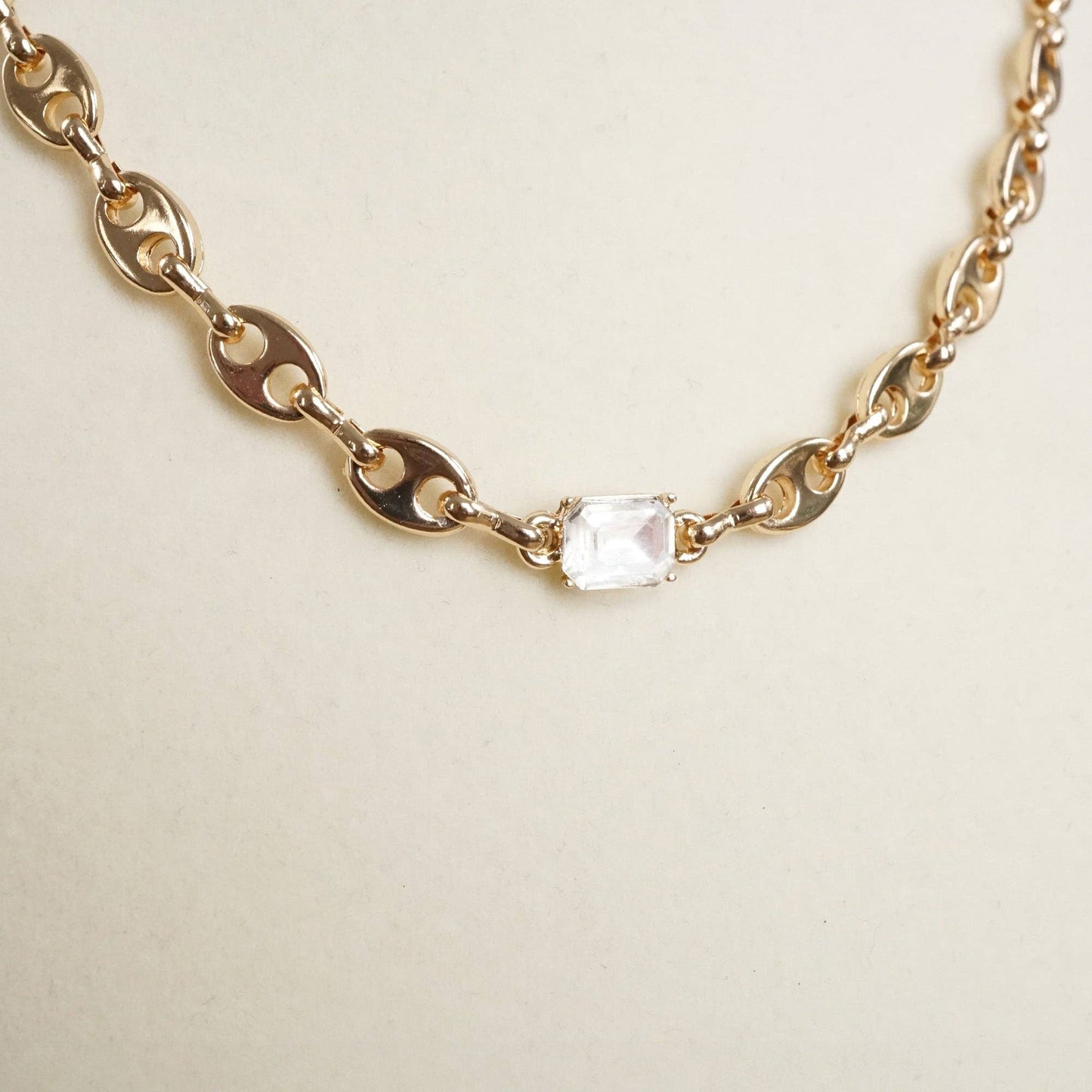 PennyLine inc - Short Anchor Chain Necklace with Emerald-Cut Crystal – Gold or Silver