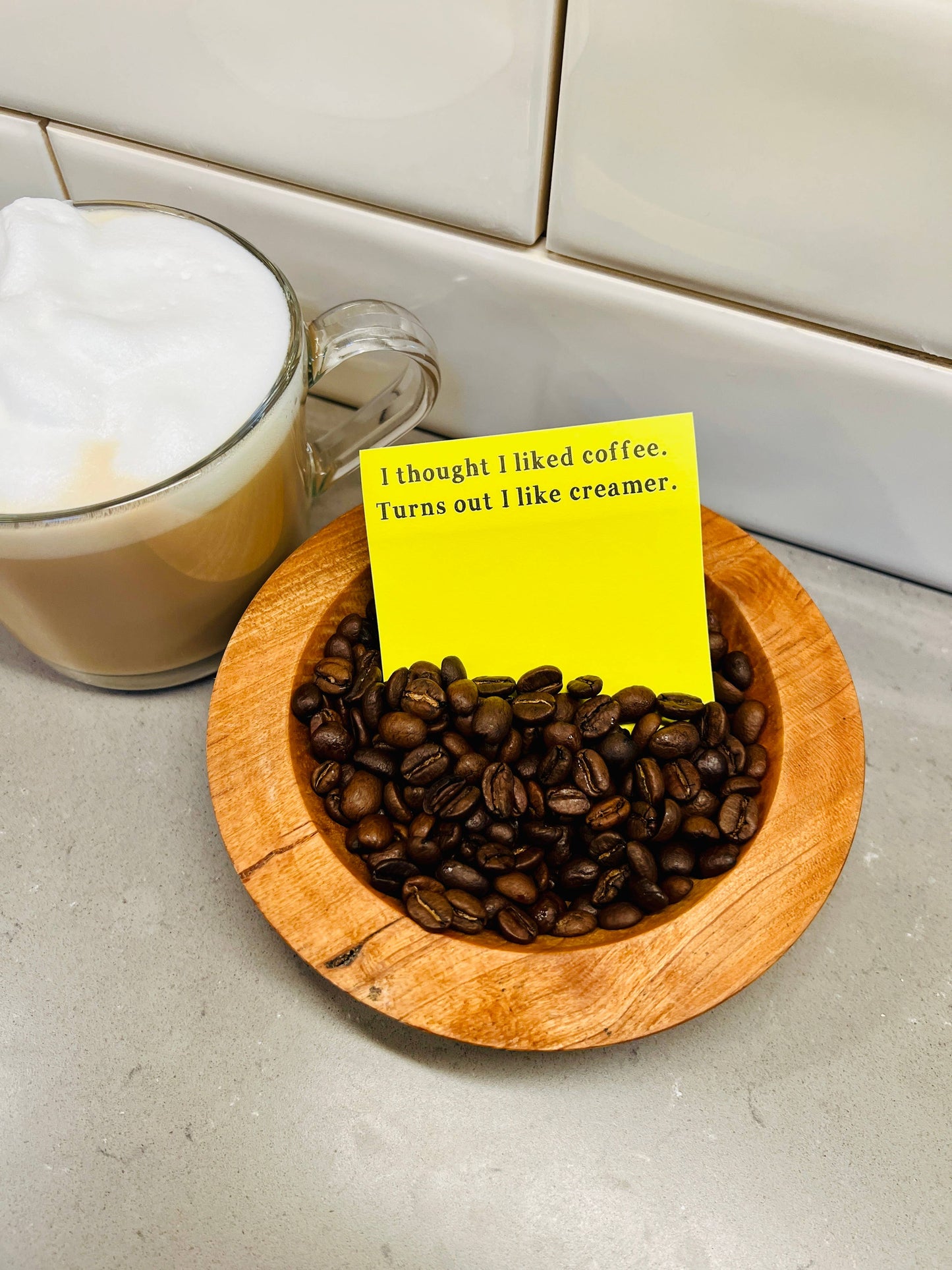 Pensé que me gustaba el café, resulta que me gustan las notas adhesivas con crema.