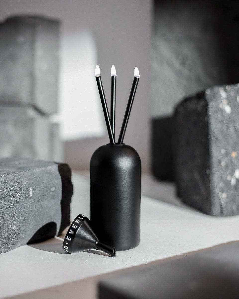 Black Steel Funnel for Pristine Oil [x1 Unit]
