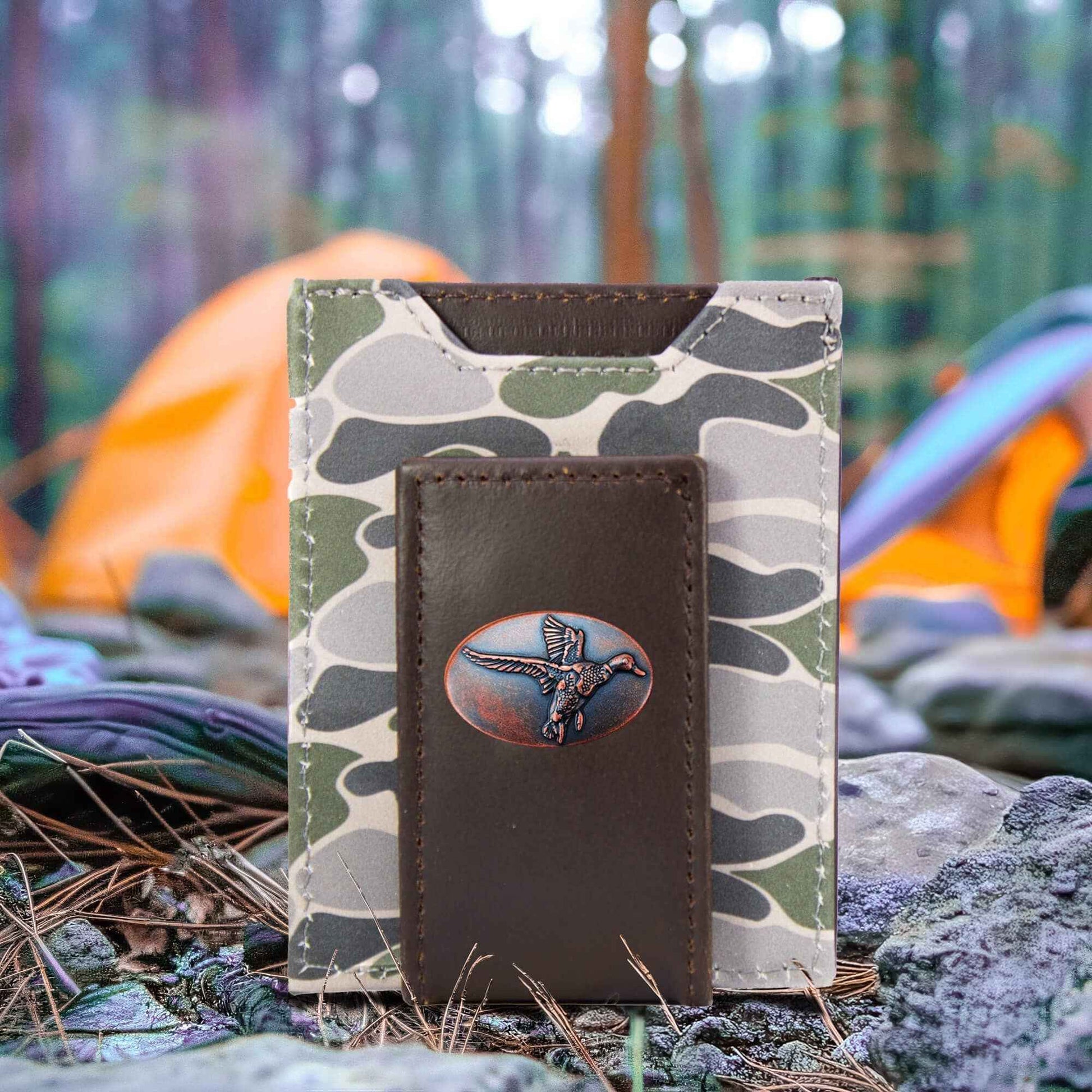 Mallard Men's Magnetic Front Pocket Old School Camo Leather Wallet.: Brown/Tan Camo