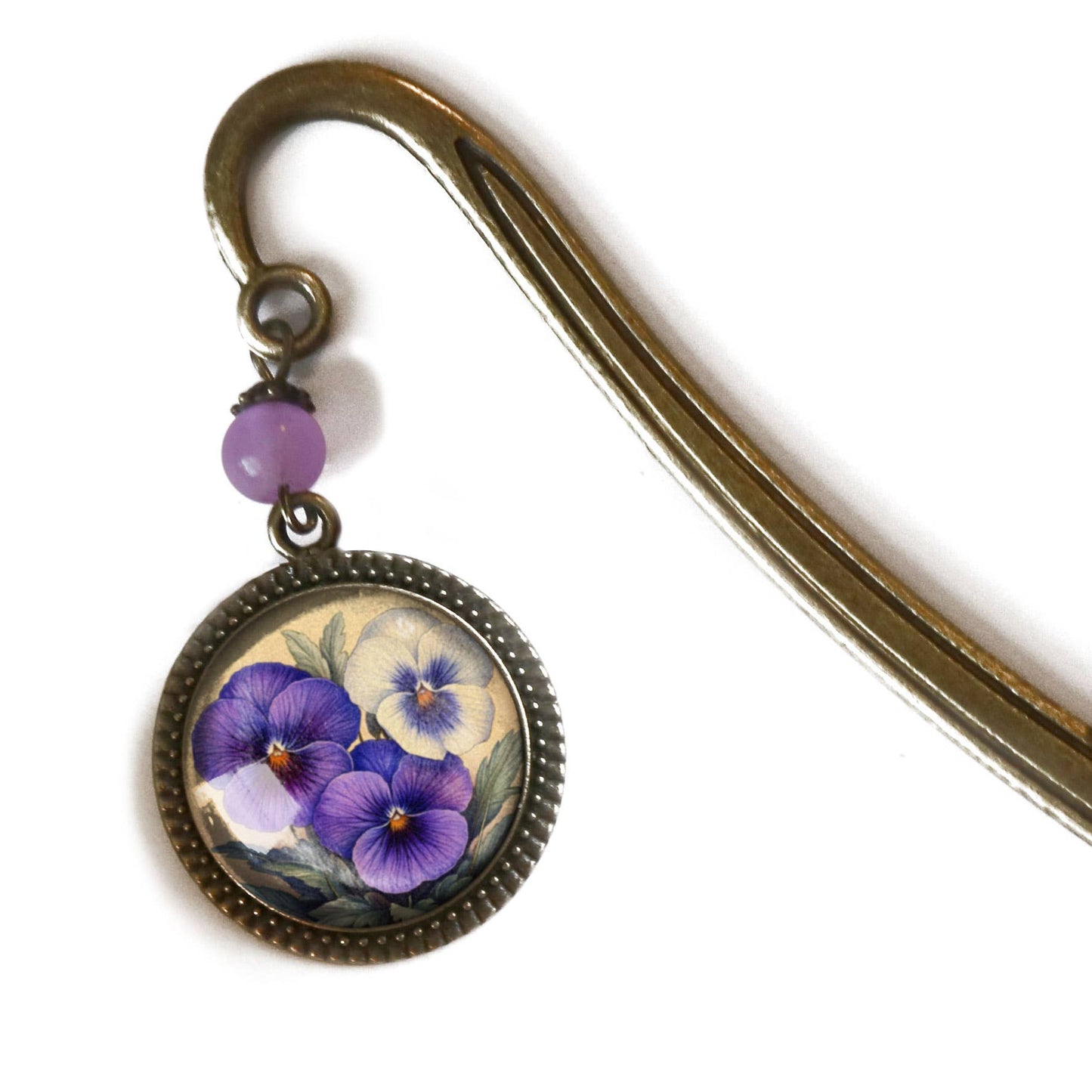 Marcapáginas de bronce con flores primaverales de pensamientos morados