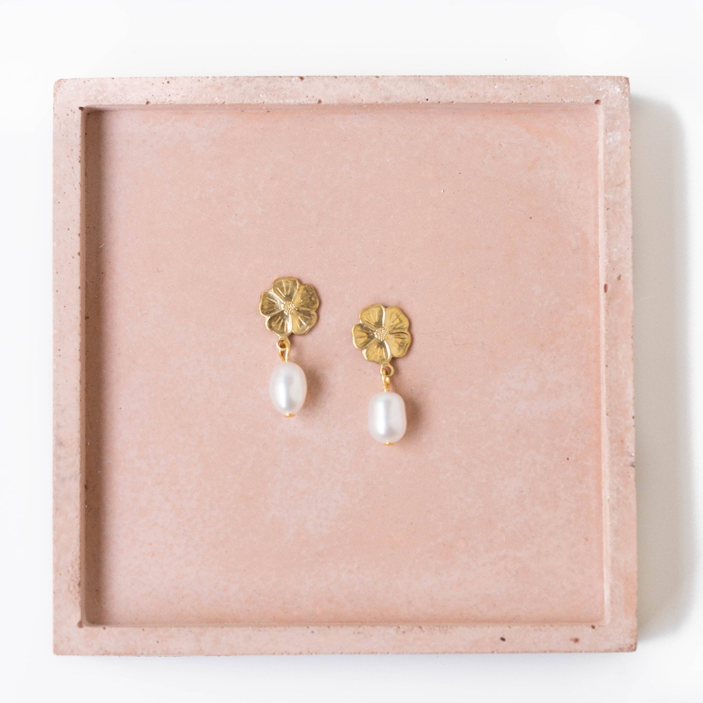 Flower and pearl studs