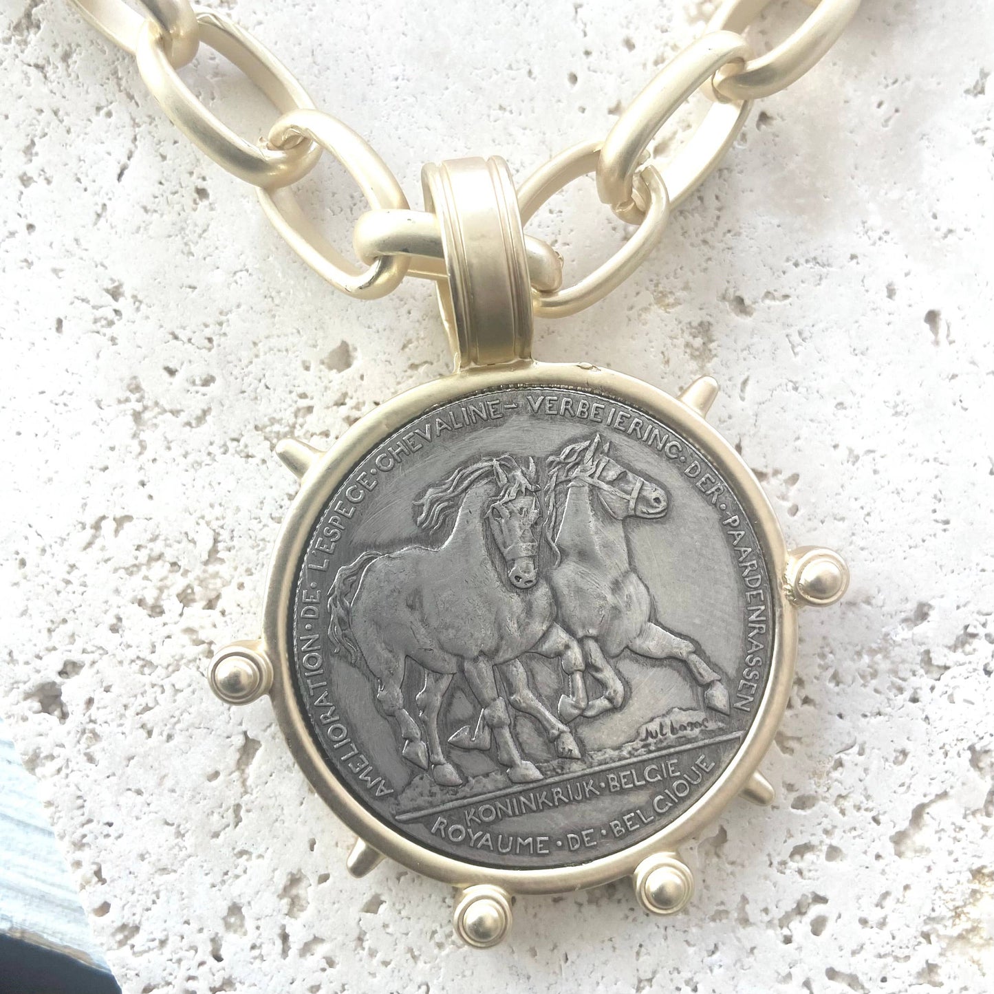 VB&amp;CO Designs - Joyería artesanal con monedas de caballo, estilo rodeo occidental, Bélgica