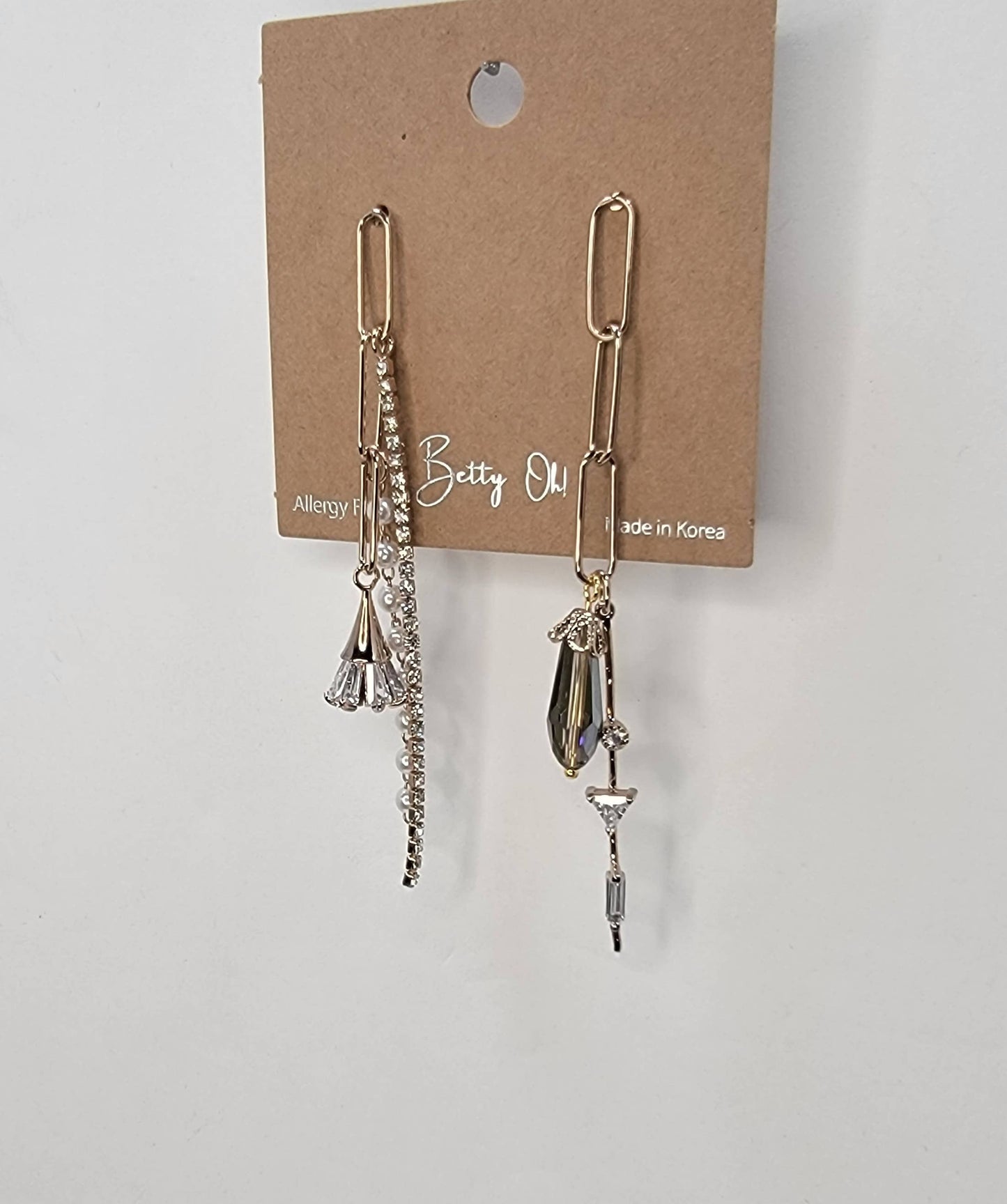 PENDIENTES COLGANTES HECHOS A MANO.