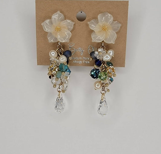 Handmade Dangle Earrings-WHITE FLOWER