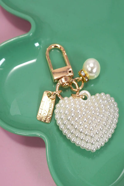 LLAVERO CON CORAZÓN DE PERLA HINCHADO PARA BOLSO