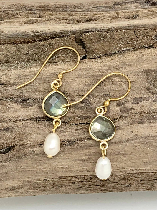 Earring Labrodite Disc Sm.w/Freshwater Pearl Drop Gold