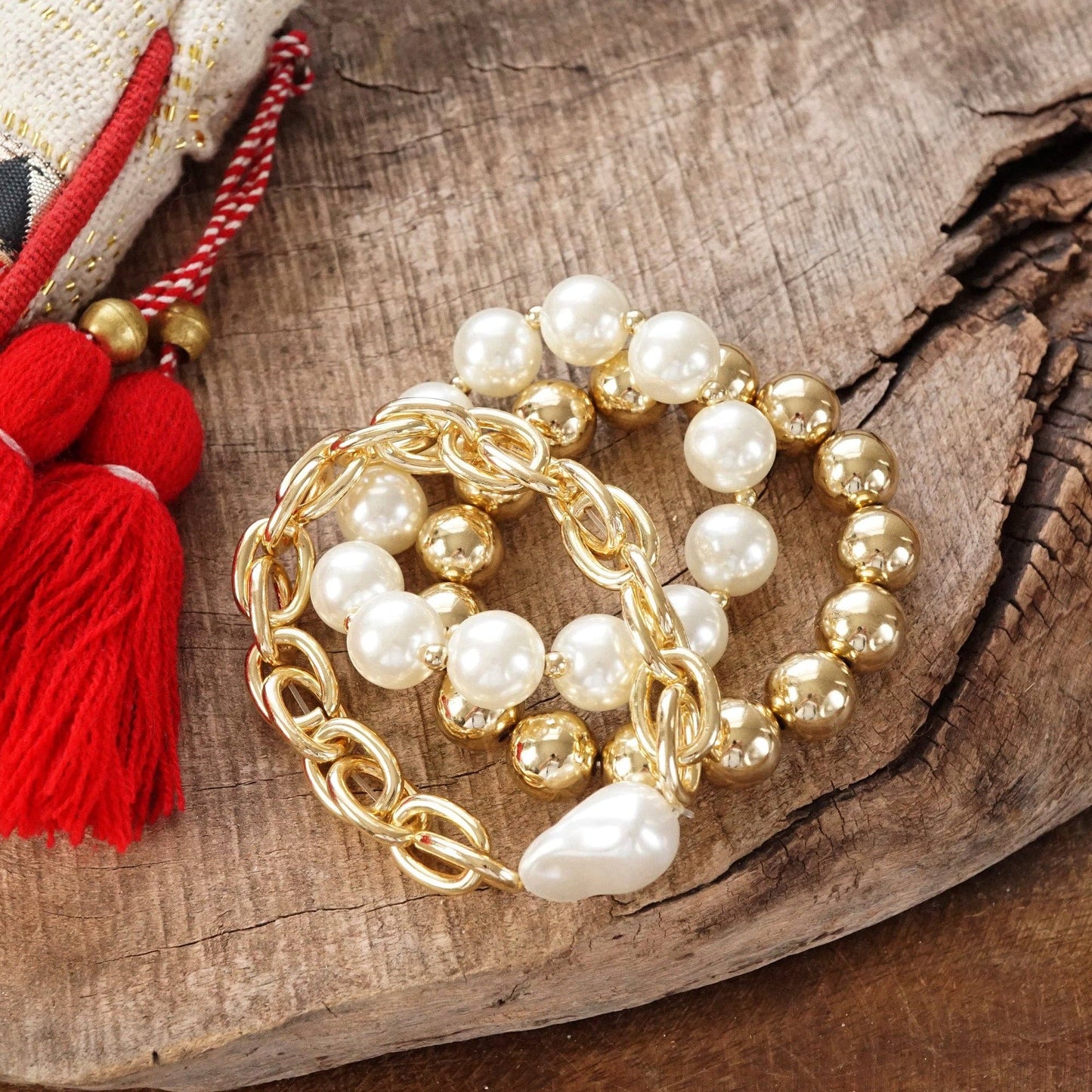 Conjunto de pulsera de cadena gruesa y cuentas grandes perladas y doradas