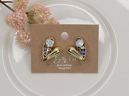 MULTI COLOR STONE HEART SHAPE POST EARRINGS.