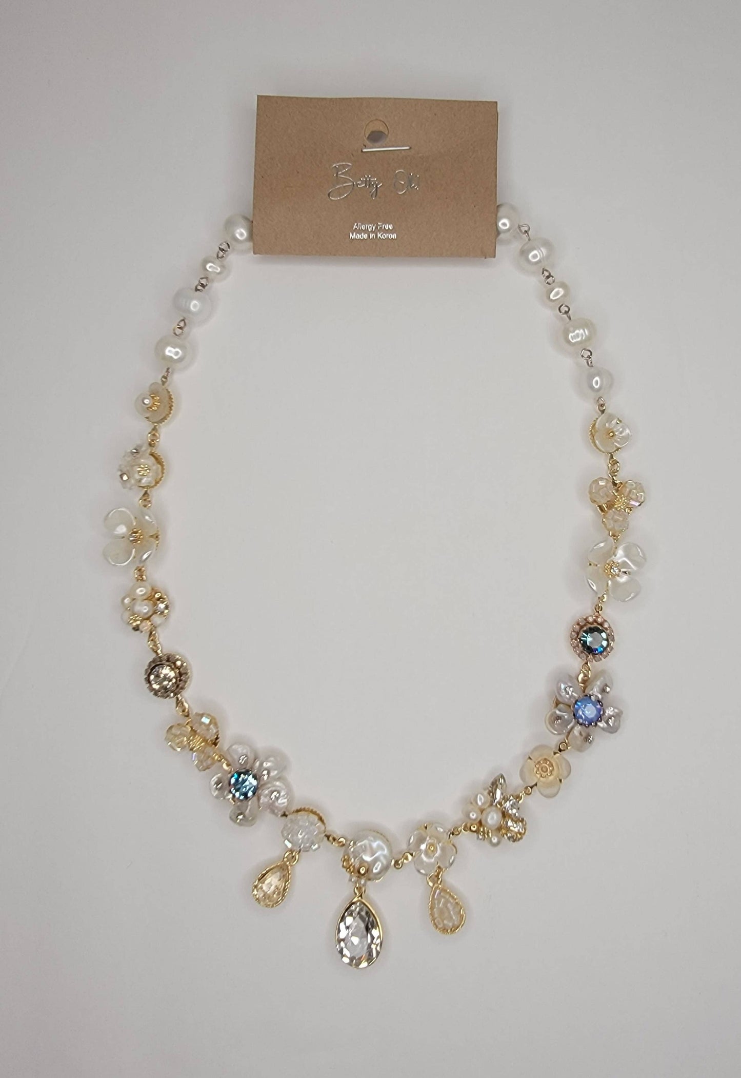 Handmade Necklace-Pearl and Crystal Beads
