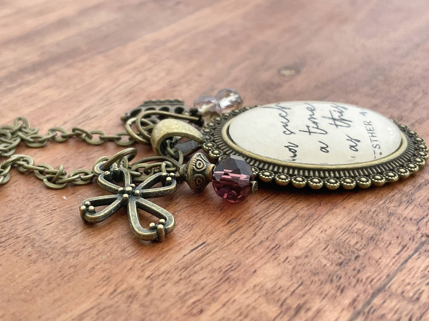 Ivy Barn Designs - Para un momento como este, joyas con cita bíblica de Ester 4:14