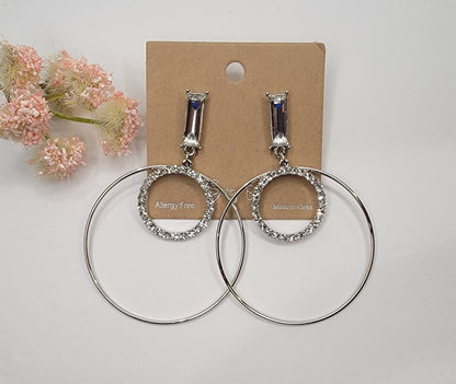 DOUBLE ROUND DANGLE EARRINGS.