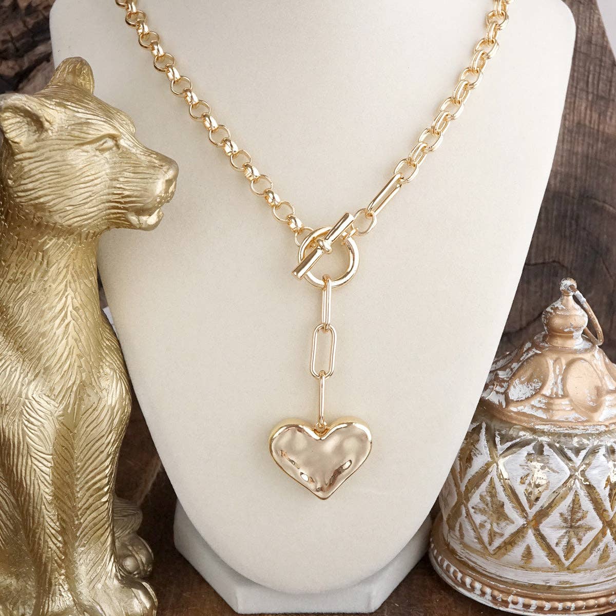 Hammered Heart Lariat Necklace in Gold