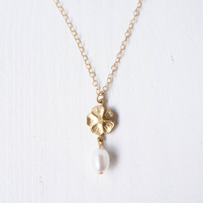 Gold Flower and Pearl necklace