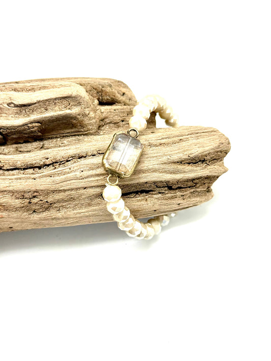 Bracelet Stretch Beveled Cream Glass w/Sq. Beveled Glass Ctr.